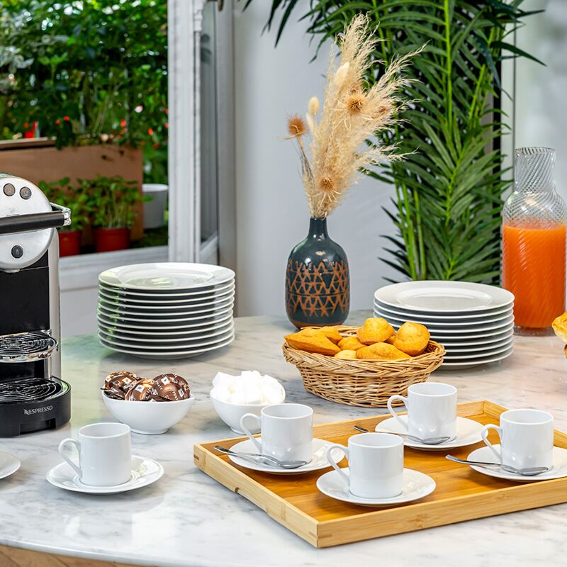 Lot de 40 tasses et sous-tasses à café blanche