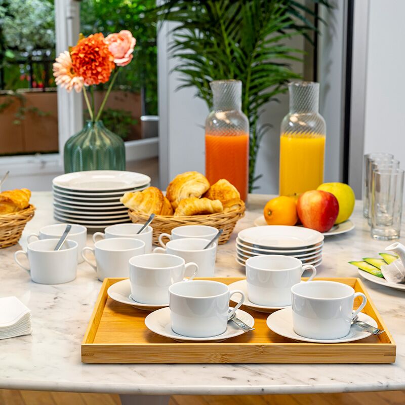 Lot de 24 tasses et sous-tasses à thé blanche