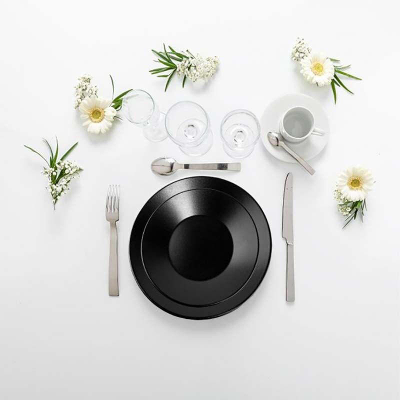 Pack vaisselle noire - Plat, dessert, café (24 pers. max)