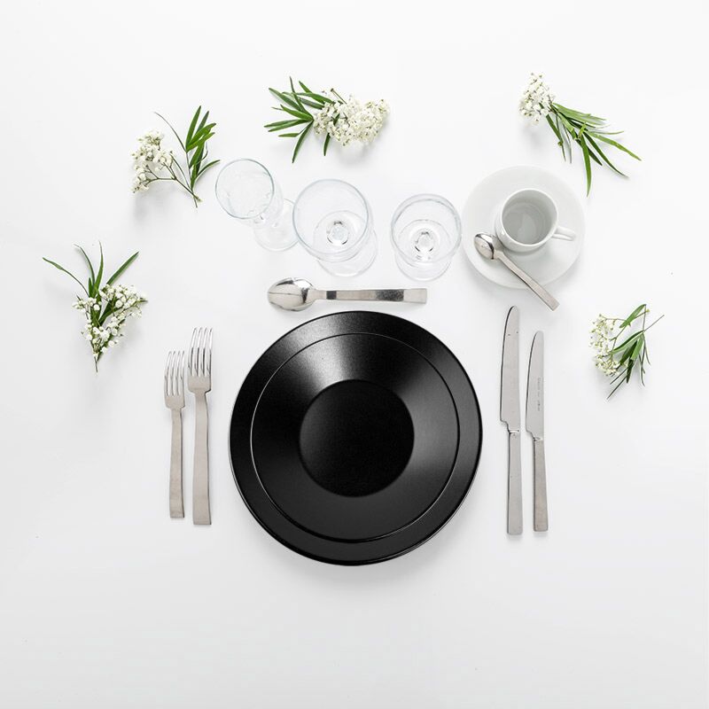 Pack vaisselle noire - Entrée, plat, dessert, café (24 pers. max)