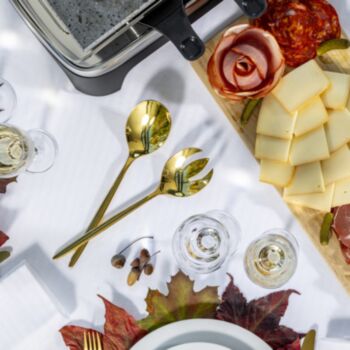 Fourchette et cuill&egrave;re de service dor&eacute;