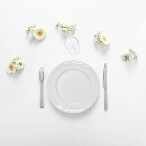 Pack vaisselle blanche élégante - Plat (40 personnes max)